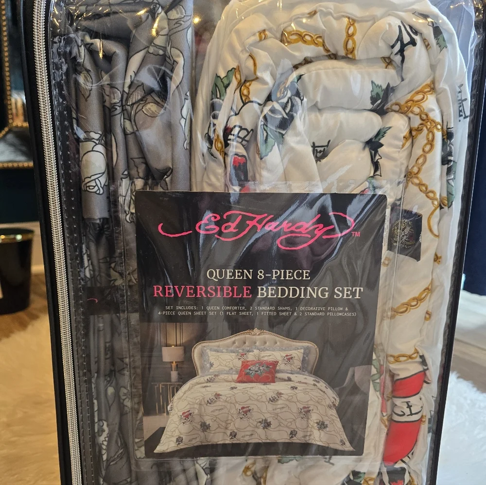 Ed Hardy Queen reversible 8piece Bedding set new